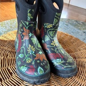 Bogs Black Floral Rain Boots